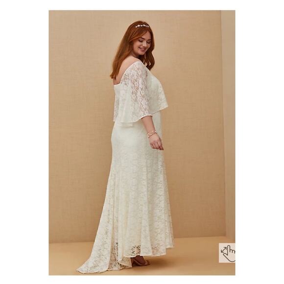 Torrid Ivory Lace Capelet Wedding Dress Sz.16 NWT - Picture 3 of 9